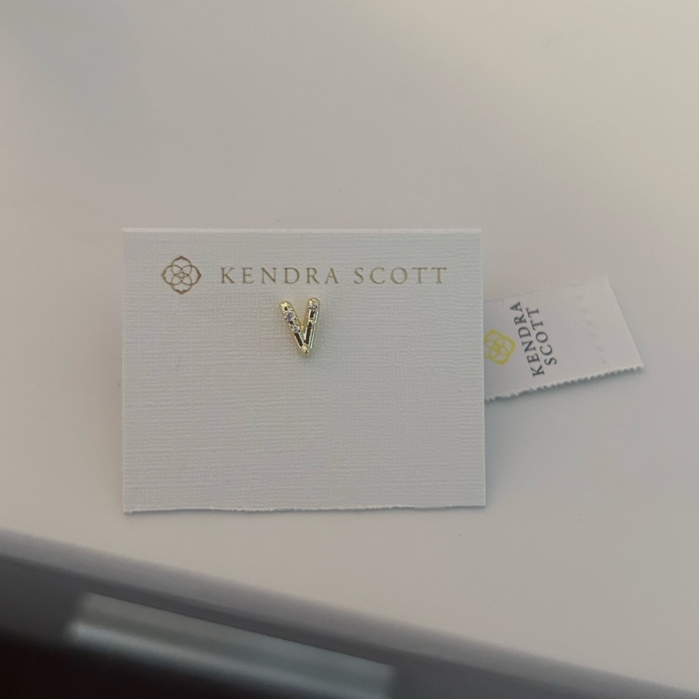 NEW! Kendra Scott Gold Initial “V” Stud